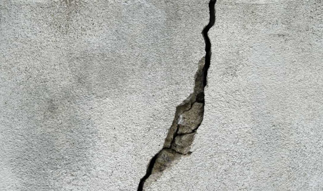 Fissure horizontale dans une maison, est-ce grave ?